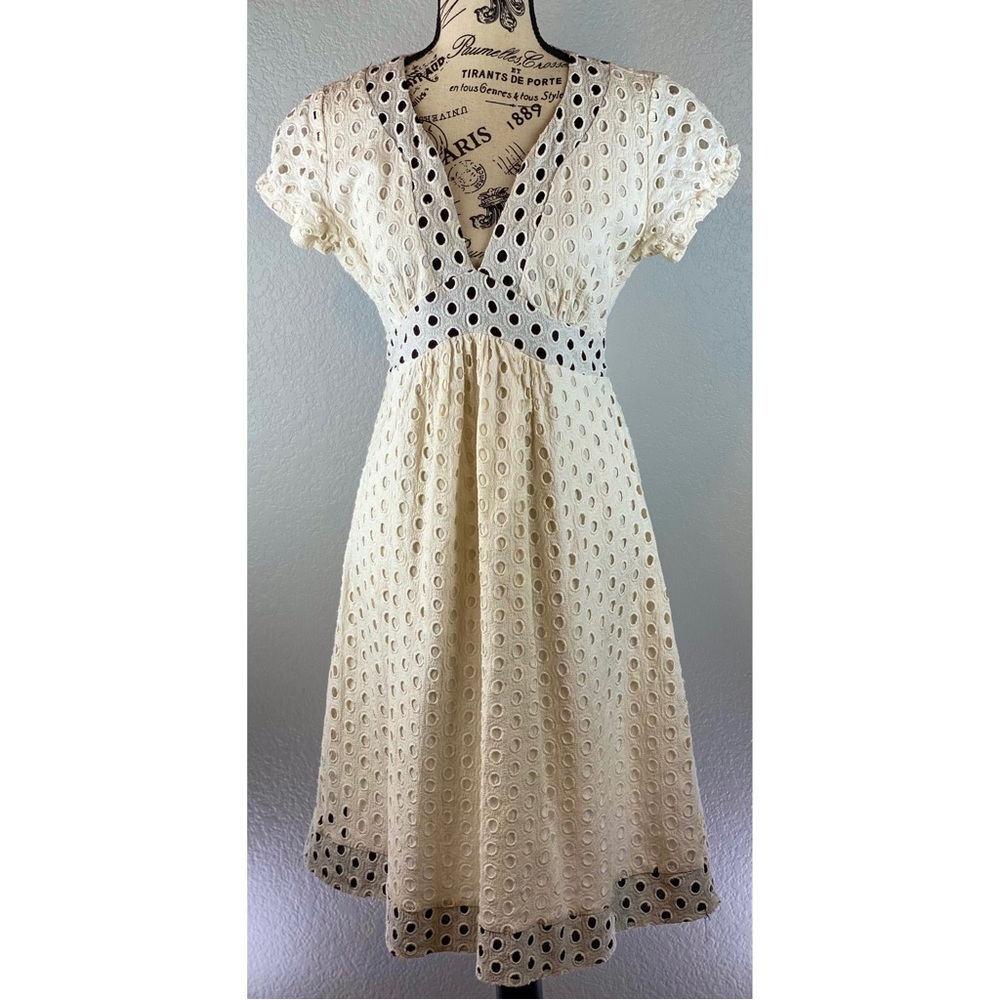Olian Clothing Women's Cream 100% Cotyon Eyelet Dress with Black Trim Small